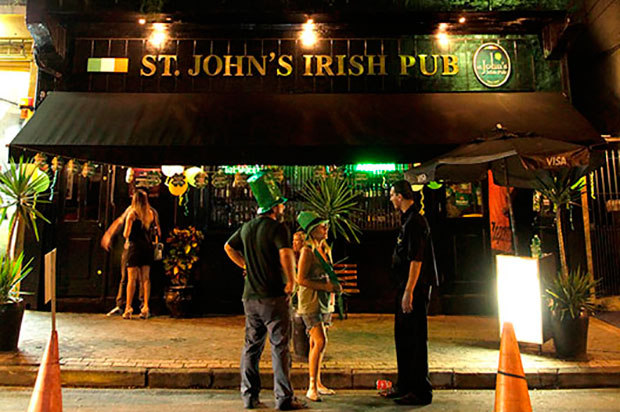 st-johnspirish-pub-el-hombre