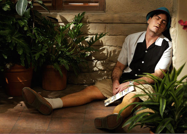 Two-and-a-Half-Men-two charlie sheen or charlie Harper sleeping outside his house 5 stars phistars funny cute