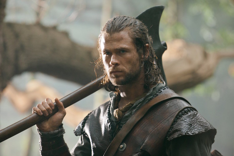 snow-white-huntsman-movie-image-chris-hemsworth