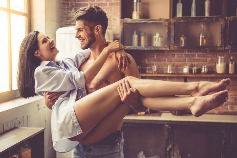 Você não precisa ser bonito para conquistar uma mulher, o segredo está na personalidade