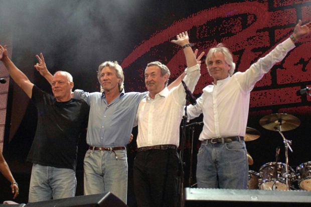 Pink-Floyd-retrospective-exhibition-2014-their-Mortal-Remains-Milan-reunion-4