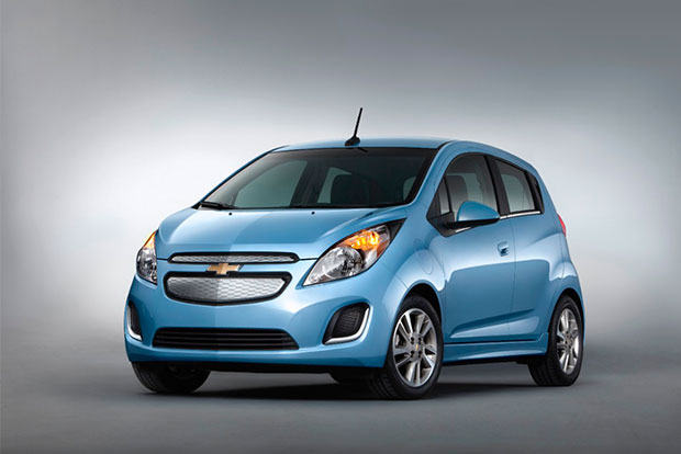 Chevy-Spark-EV-el-hombre