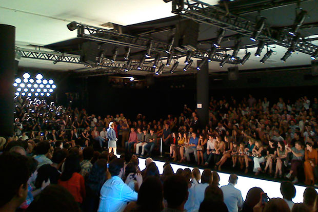 spfw-plateia-el-hombre