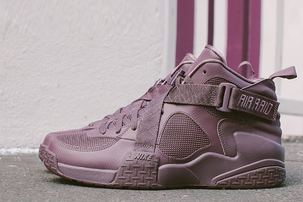 nike-pigalle-air-raid-2