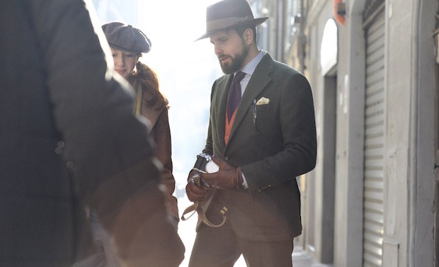 Pitti-Street-Style-29-GQ_14Jan15_RobertSpangle_b_1083x658