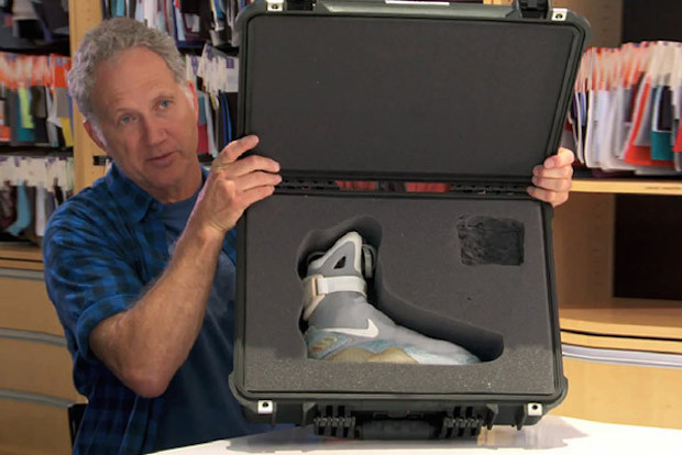 tinker-hatfield-nike-mag-2015-release-power-laces-750x400