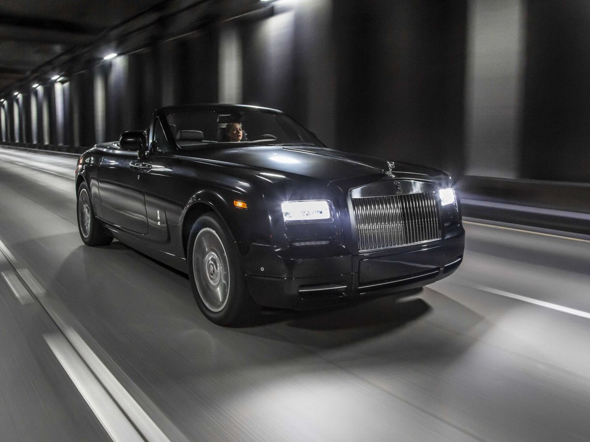 the-nighthawk-edition-takes-a-run-of-the-mill-phantom-drophead-and-kicks-it-up-a-notch