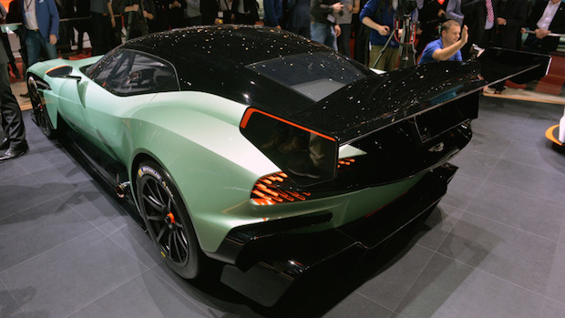 02-aston-martin-vulcan-geneva-1