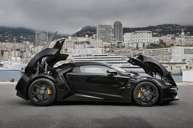 Lykan-Hypersport-9-el-hombre