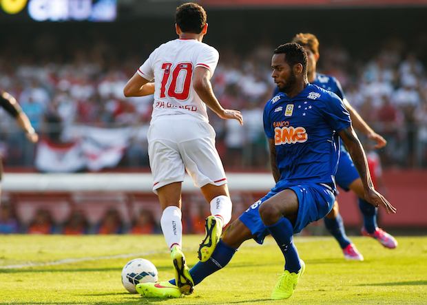 Sao Paulo v Cruzeiro - Brasileirao Series A 2014