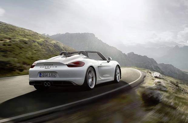 porsche-boxster-spyder-12-el-hombre