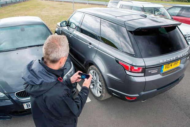 Range Rover cria tecnologia para controlar o carro pelo smartphone