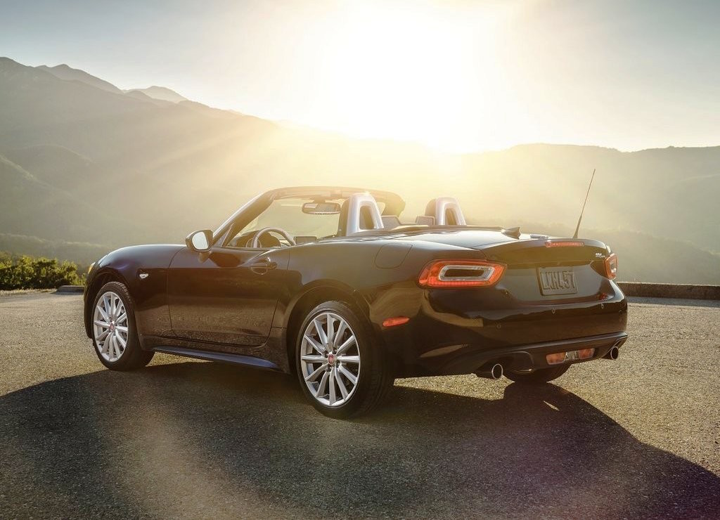 FIAT 124 SPIDER 2017 11