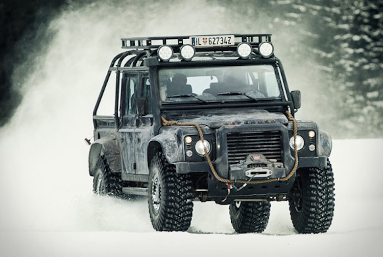 land-rover-defender-spectre-5