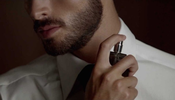 Como passar perfume corretamente