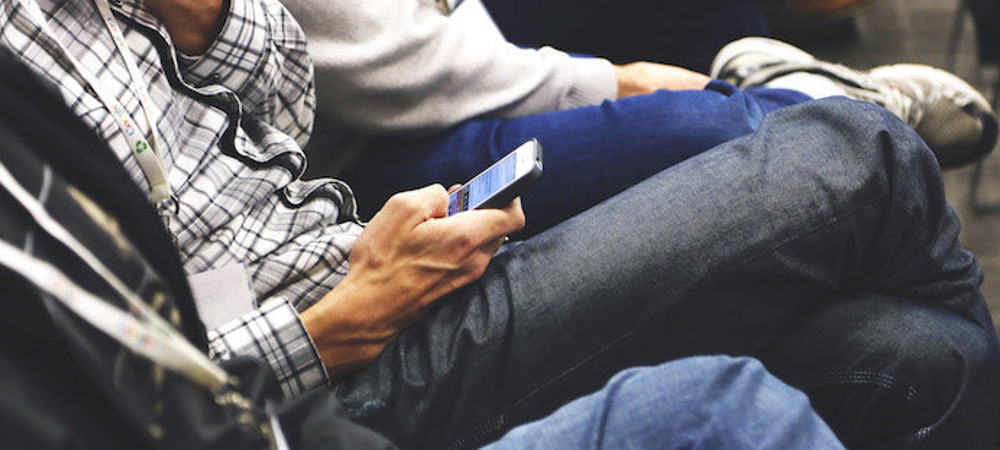 Alerta, senhores: o celular pode estar arruinando seus espermatozóides
