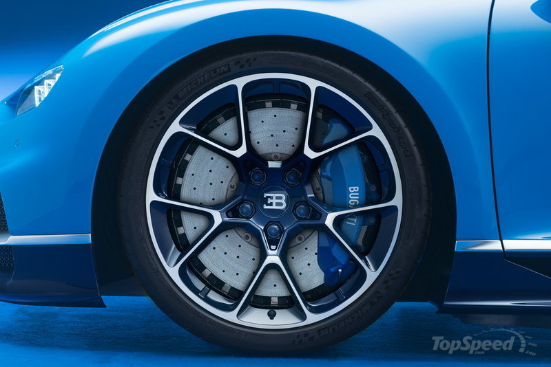 2018-bugatti-chiron-18_800x0w