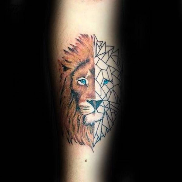 Tatuagem leão geométrica fotográfica metade
