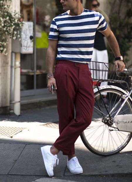 calça vinho masculina com que blusa usar