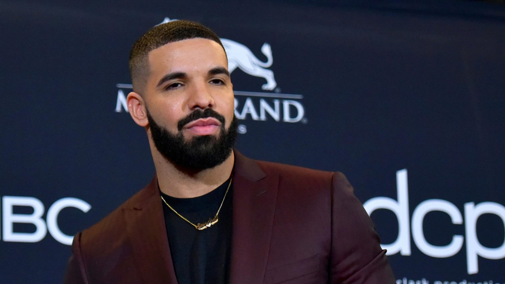 Drake se torna primeiro artista a alcançar 50 bilhões de streams no Spotify