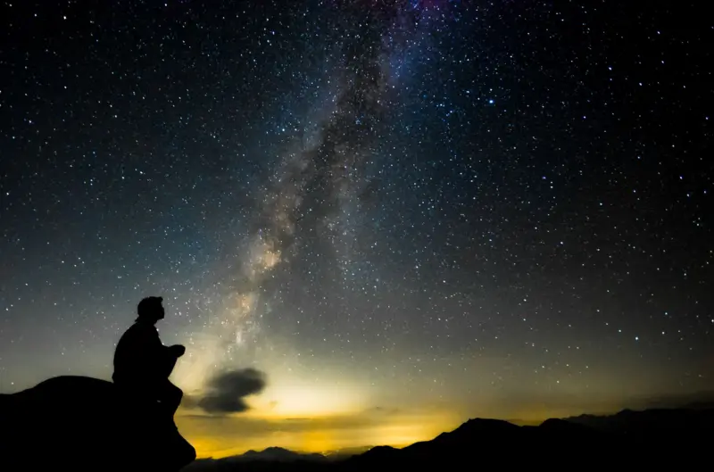 Como o banho de estrelas virou uma tendência do bem-estar