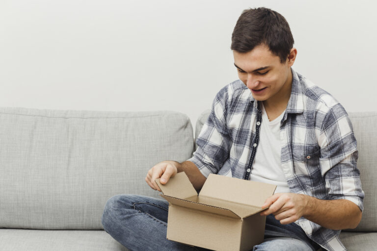 Unboxing: A evolução do fenômeno e o sucesso das caixas misteriosas no Brasil