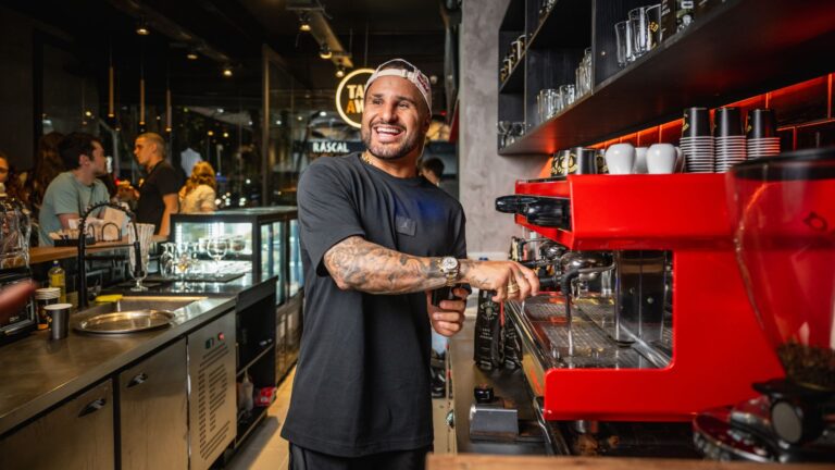 Ítalo Ferreira, cafeteria, cafés especiais, São Paulo, empreendedorismo