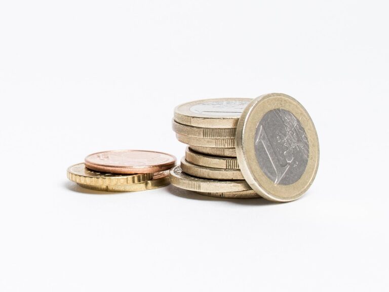 Estratégias Simples para Economizar Dinheiro