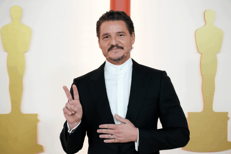 Entrevista com Pedro Pascal: O Charme do “Mandaraloriano”