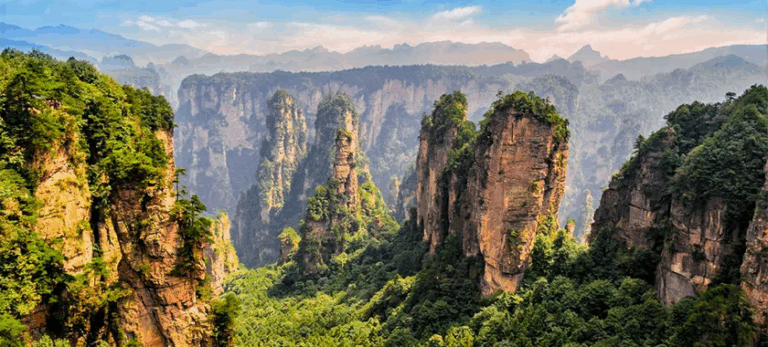 Descubra os Destinos Surpreendentes de 2023 para Viajantes Aventureiros