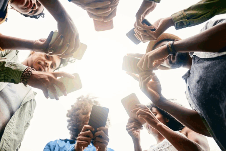 Tendências de Socialização: O Impacto das Redes no Dia a Dia