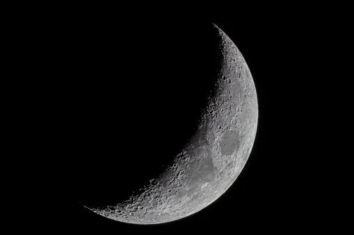 O Impacto das Novas Descobertas Lunares no Futuro Espacial