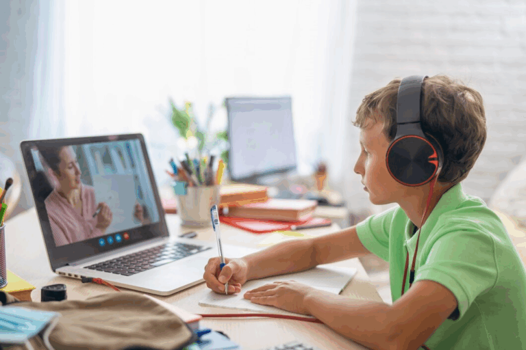 Aprendizagem Híbrida: O Futuro da Educação Global