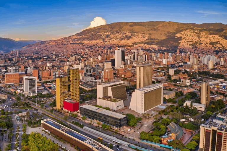 Como Medellín se Tornou um Exemplo Global de Transformação Urbana