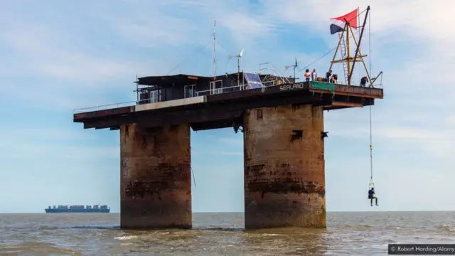 Descubra a Fascinante Vida no Minúsculo Principado de Sealand