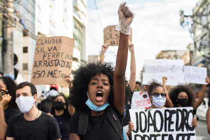 Movimentos Antirracistas: Transformações e Impactos Globais