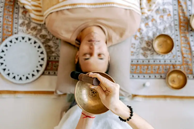 O Crescimento da Meditação Sonora como Terapia Alternativa