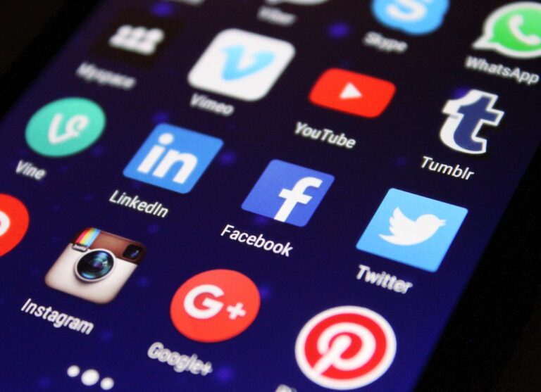 Como a Vida Social Digital Está Transformando Conexões Humanas