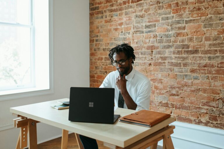 Estratégias Essenciais para Empreender com Sucesso