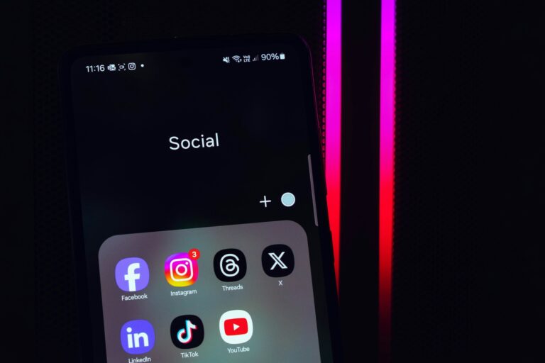 Saúde Mental e Redes Sociais: Impactos e Soluções Práticas