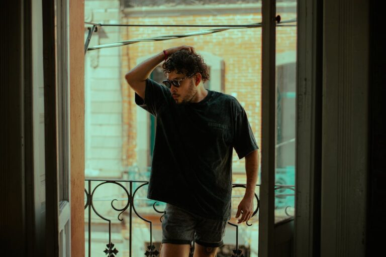 Moda Minimalista Masculina: A Tendência Que Está Dominando