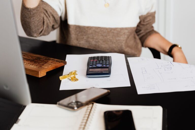 Dicas Essenciais para Economizar e Investir Melhor