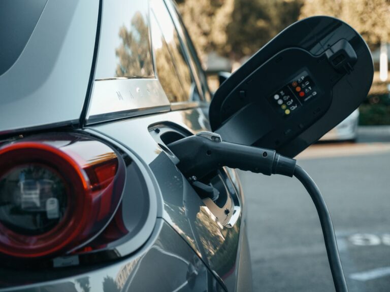 Carros Elétricos: A Revolução nas Estradas Brasileiras
