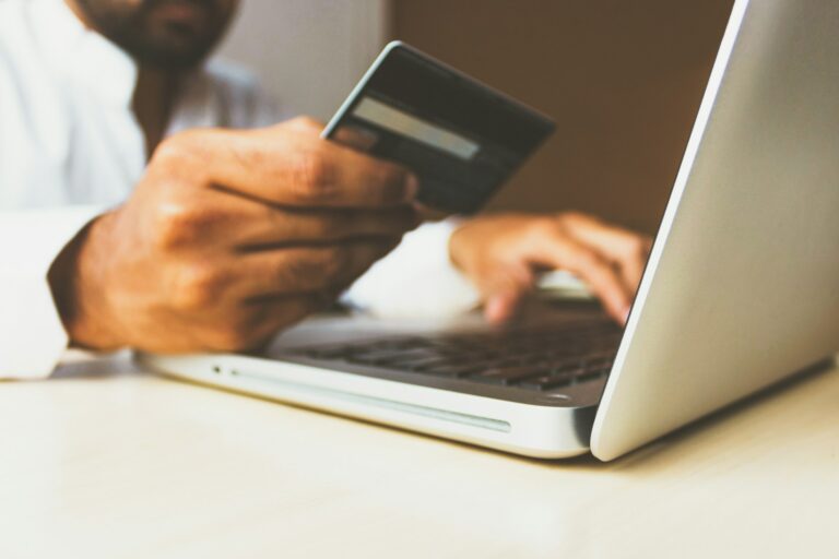 Dicas Para Economizar com Compras Online e Evitar Gastos Extras