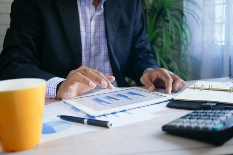 Estratégias de Finanças Pessoais para Aumentar sua Poupança