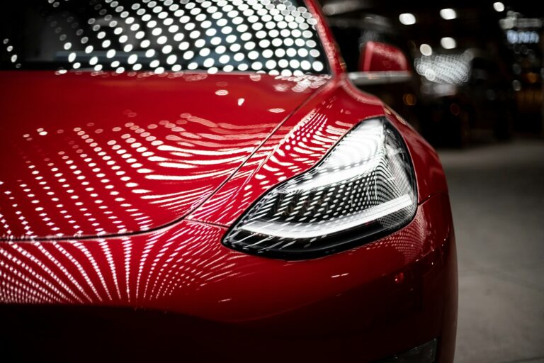 Revolução Elétrica: Como o Carro Elétrico Está Transformando o Mercado Automotivo