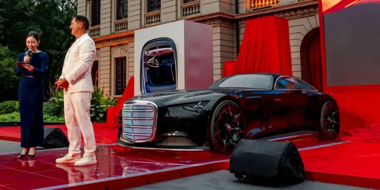 A nova Mercedes Vision Iconic une o luxo dos anos 1930 à tecnologia do futuro