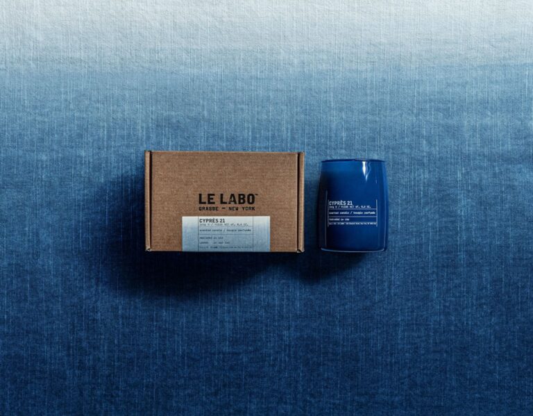 Le Labo une perfumaria e arte japonesa com a vela Cyprès 21 Índigo